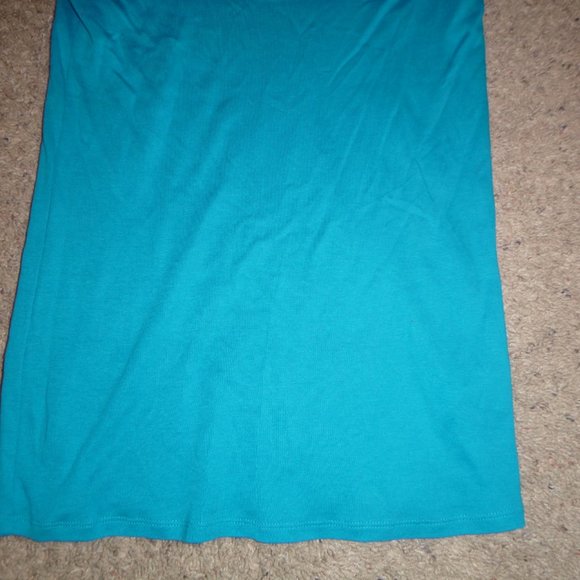 Women's Long Fitted Short Sleeved T-Shirt - Picture 3 of 3